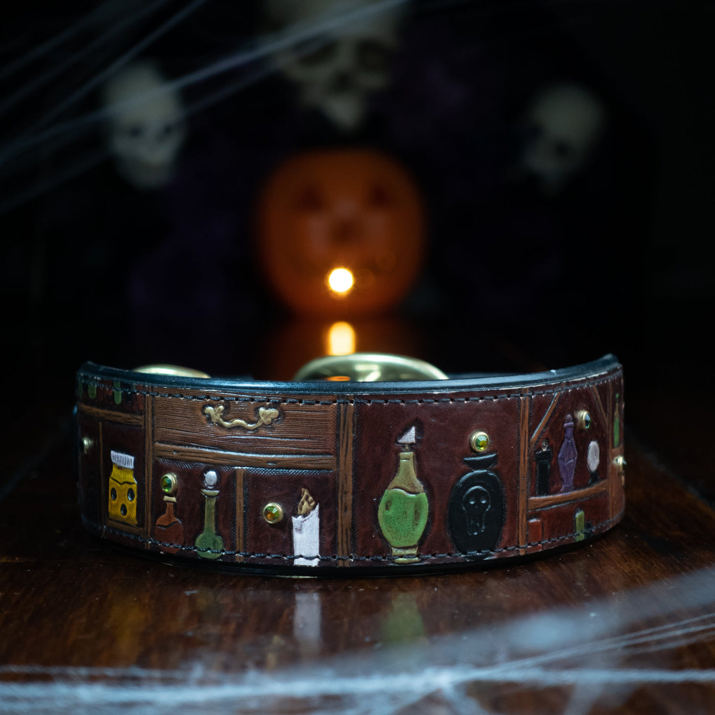 Witches Shelf - Large 15-19"