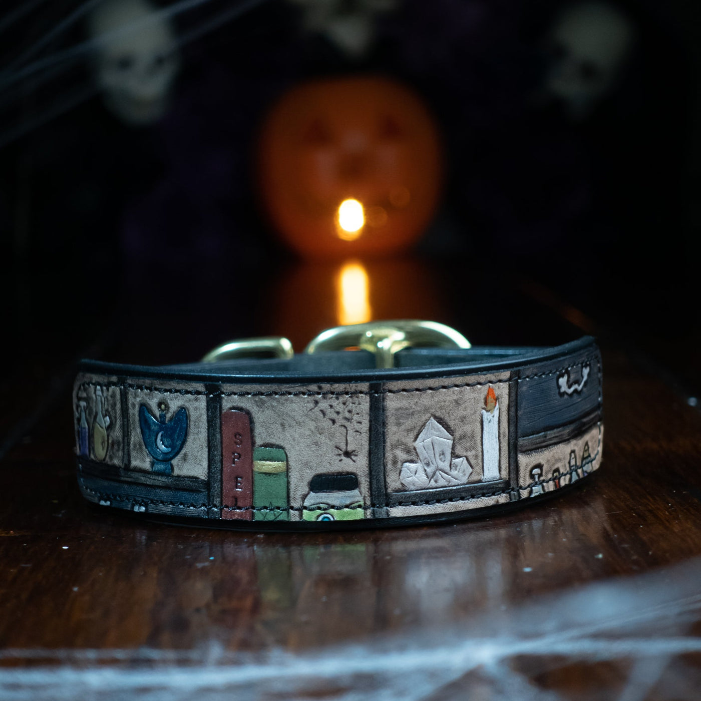 Witches Shelf - medium 13-16"