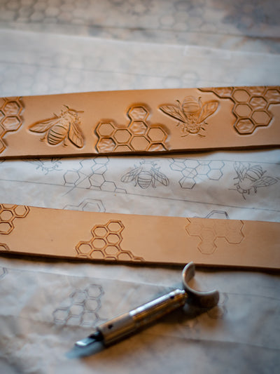 The Honey Bee Leather Dog Collar - KoKoLati